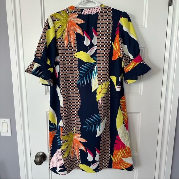 Bold Patterned Vacation Dress - Picture 5 of 7